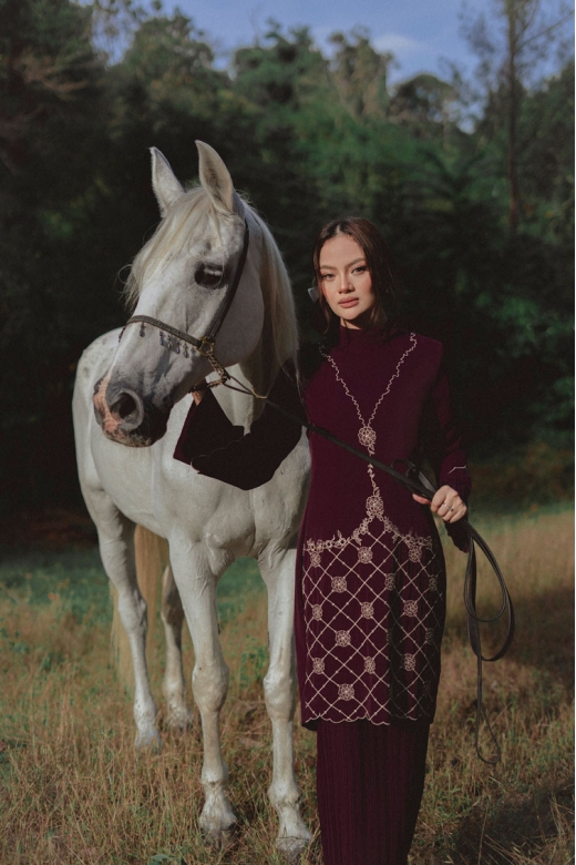 Mahsuri Sulam - Dark Maroon